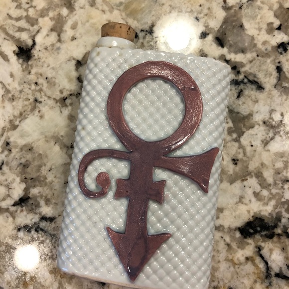 Prince Flask - Picture 4 of 5